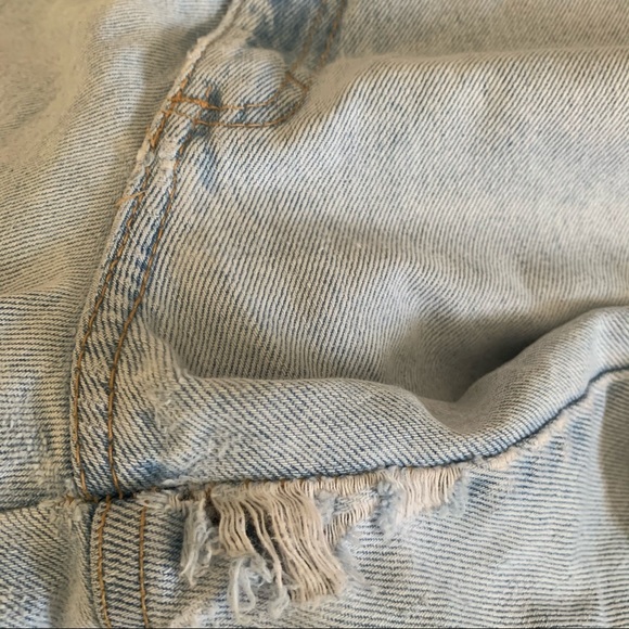 Vintage Zena Light Wash Distressed Jeans - Picture 9 of 10